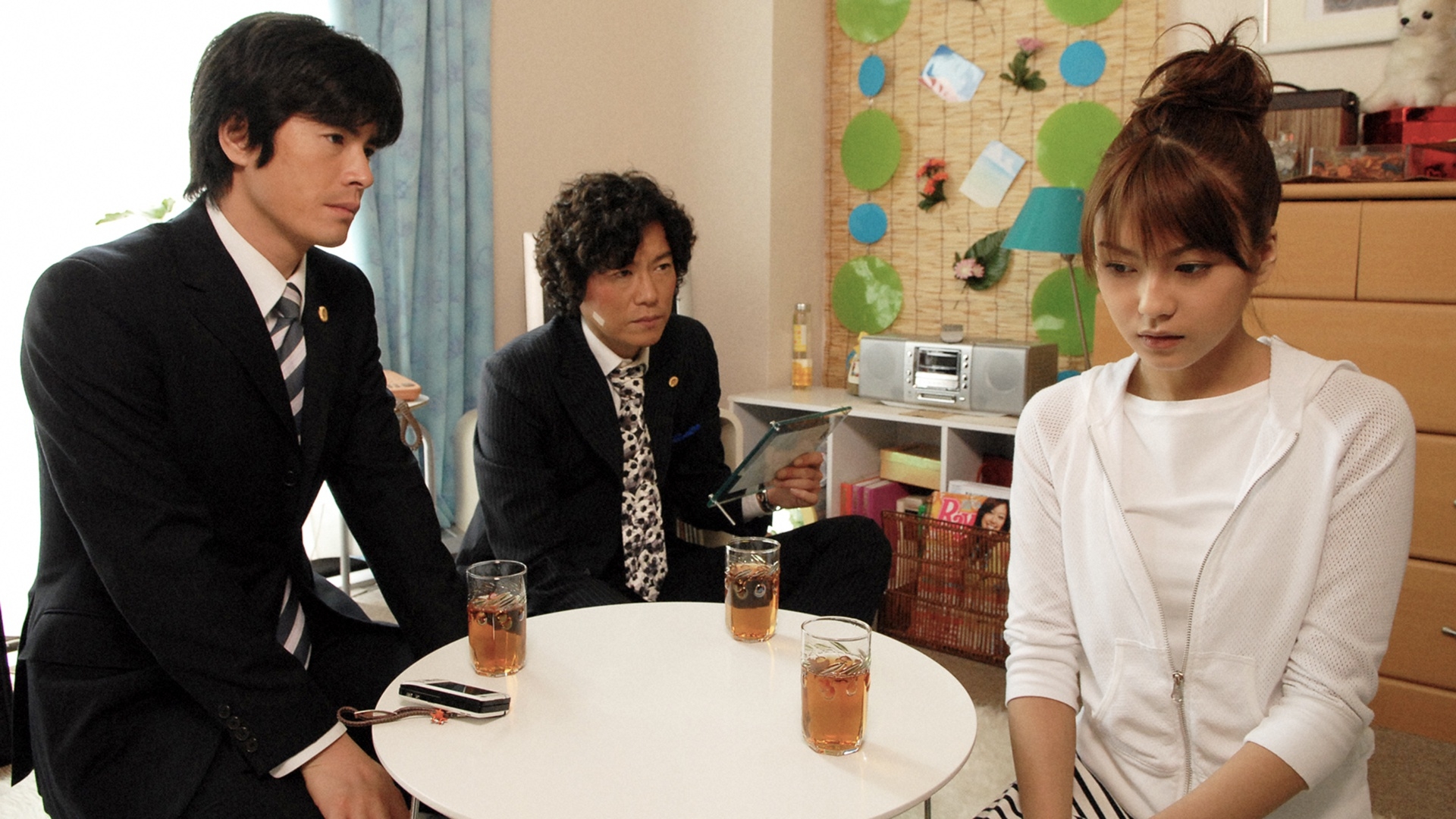 無料テレビで弁護士のくずを視聴する