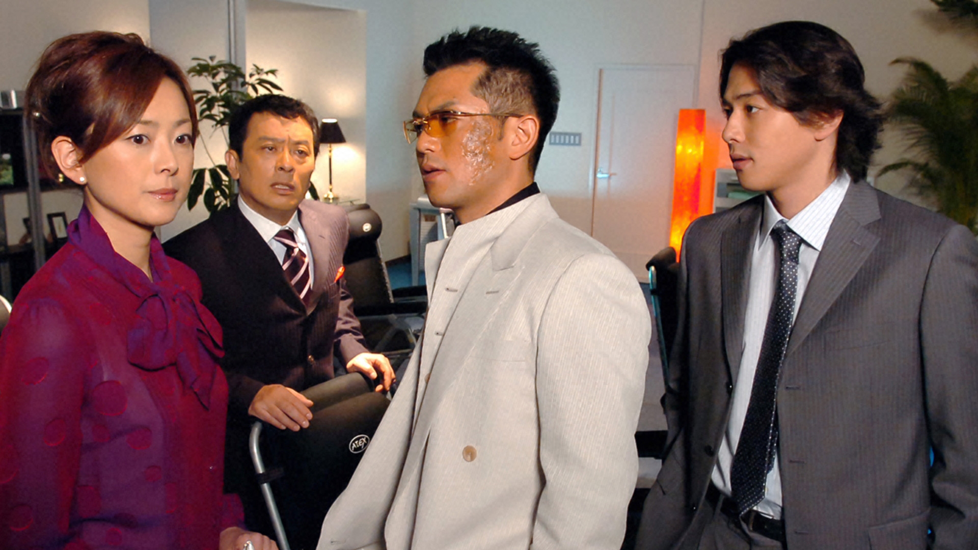無料テレビで特命！刑事どん亀を視聴する